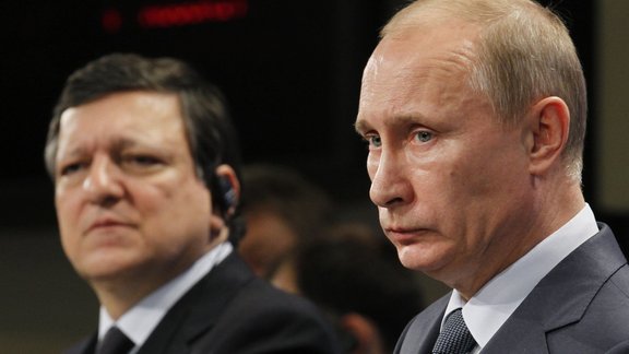 Jose Manuel Barroso and Vladimir Putin