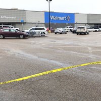 Apšaudē 'Walmart' ASV ievainoti divi policisti