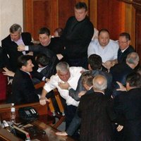 Массовая драка в Верховной Раде: жестко избиты 5 депутатов