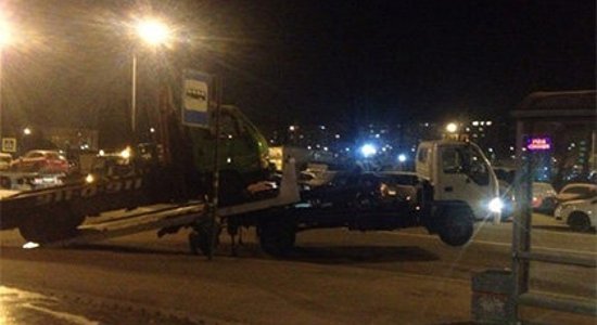 В Петербурге за неправильную парковку эвакуатор эвакуировал эвакуатор