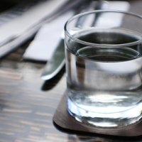 Bezmaksas ūdens restorānā – Anglijā likums, pie mums brīva izvēle