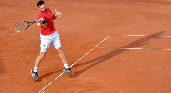 Gulbis ATP rangā atkāpjas uz ceturtā simta beigām