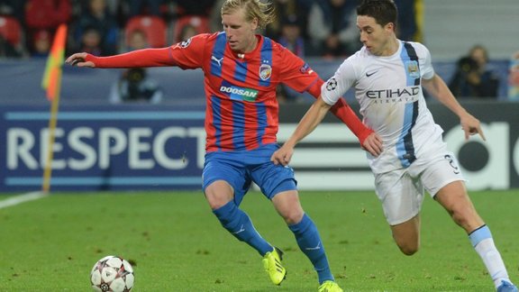 Frantisek Rajtoral Viktoria Plzen vs Manchester City Samir Nasri 