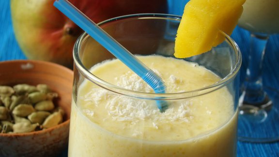 Mango lassi