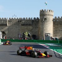 Verstapens ātrākais Azerbaidžānas 'Grand Prix' treniņbraucienu pirmajās divās sesijās