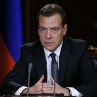 Krievija janvārī pret Ukrainu ieviesīs pārtikas produktu embargo, paziņo Medvedevs
