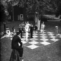 Rundāles pils dārzā norisināsies dzīvā šaha spēle 'Rakstītāji pret lasītājiem'