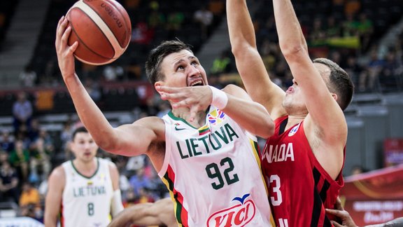 Lietuvas basketbola izlase pārliecinoši iekļūst Pasaules kausa nākamajā kārtā