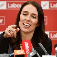 Jaunā Jaunzēlandes premjerministre sola rīkot referendumu par marihuānas legalizāciju
