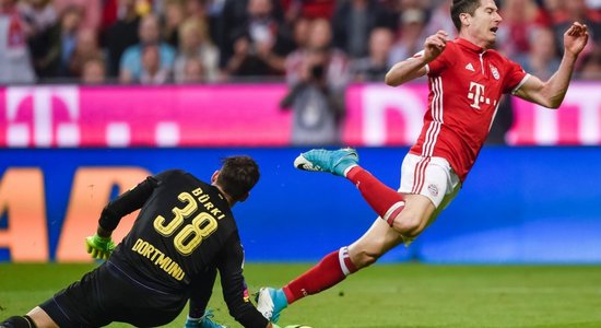 ВИДЕО: "Бавария" тремя голами в концовке вырвала победу в Лейпциге со счетом 5:4