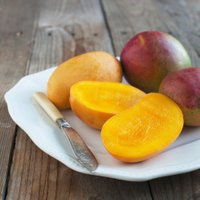 Kā nomizot mango dažu sekunžu laikā?