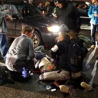 Protestā pret Trampu sašauts demonstrants
