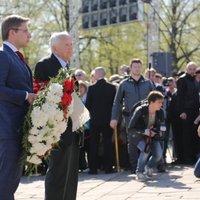 Мэр столицы, послы России и стран СНГ возложили цветы к памятнику Освободителям Риги