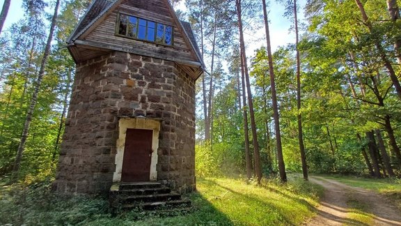 ФОТО. В Литве продан "сказочный" домик: цена на аукционе выросла почти в два раза