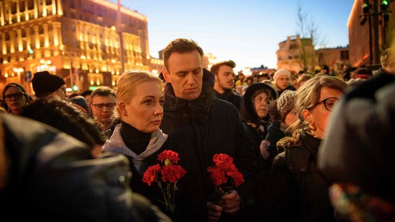 Puškina laukumā simtiem cilvēku piemin Kemerovas traģēdiju - 16