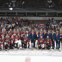 Rīgas 'Dinamo' pirms sezonas sākuma noslēdz pilnvērtīgus līgumus ar Kalnu un Tretjaku