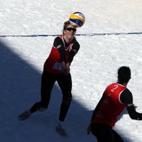 Lece/Liepiņlauska izcīna vēsturē pirmā Eiropas čempionāta sniega volejbolā bronzas medaļas