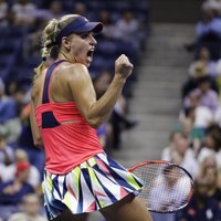 Pasaules ranga līdere Kerbere vieglā cīņā iekļūst WTA sezonas noslēguma turnīra finālā