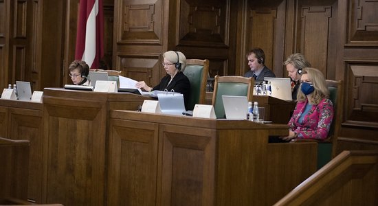 2021. gada budžeta izskatīšana - līdz otrdienas beigām izskatīti 24 no 30 likumprojektiem. Teksta tiešraides arhīvs