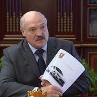 Video: Lukašenko slavē 'Tesla' un liek baltkrievu inženieriem izgatavot ko līdzīgu