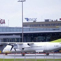 Miglas dēļ vairākas lidmašīnas nepiezemējas Rīgā un atceļ izlidojošos reisus