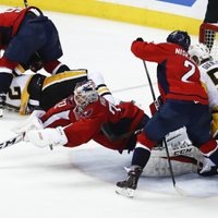 Stenlija kauss: 'Capitals' vēlreiz uzvar 'Penguins', 'Senators' nonāk uzvaras attālumā no konferences fināla