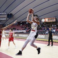 Šteinbergai 'double-double' uzvarētā FIBA Eirokausa mačā