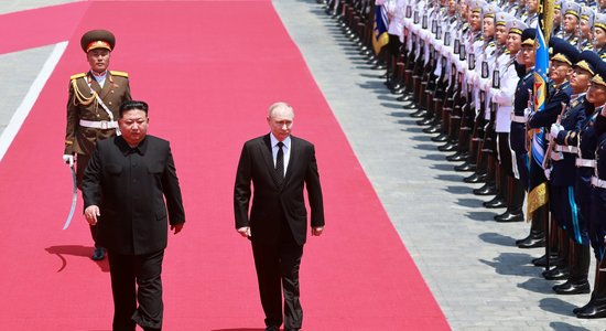 Putinam viesojoties Ziemeļkorejā, Kims sola pilnīgu atbalstu okupantu agresijai Ukrainā