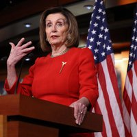Trampa impīčments: demokrāti aicina Pelosi neaizkavēt prāvu Senātā