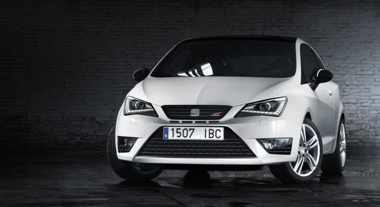 Seat официально представил "заряженный" хэтчбек Ibiza Cupra