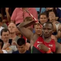 Кенийский чемпион учился метать по роликам на YouTube