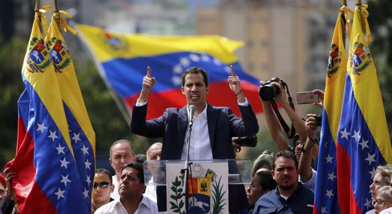 Гуайдо высказался о возможности военной интервенции США в Венесуэле