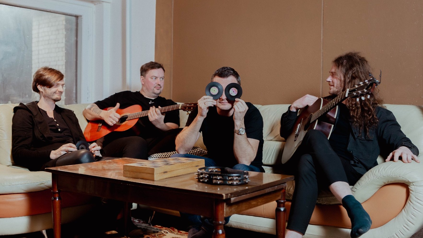 Noklausies! Rokgrupai "Laime pilnīga" jauna dziesma un video – "Ļaujies man"