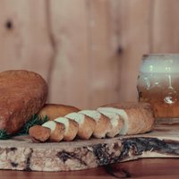 Lietuvas garšas: kūpināts biezpiena siers