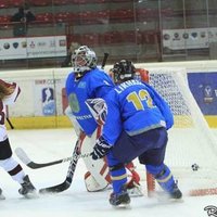 Latvijas hokejistes piedzīvo dramatisku zaudējumu PČ pirmās divīzijas B grupas spēlē