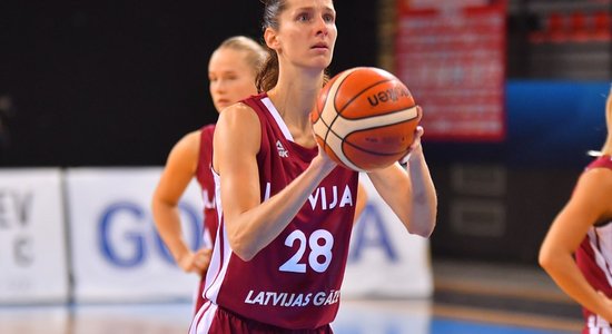 Latvijas basketbolistes EČ atlases spēli ar Izraēlu aizvadīs bez Vītolas un Strautmanes