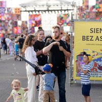 "Tā nebija kļūda" – Rīgas dome skaidro kļūdaino plakātu krastmalā