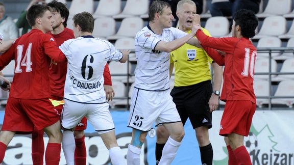 Nekārtības futbola spēlē Skonto - Daugava Daugavpils - 29