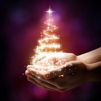 Brīnumu laiks: tradicionālais Ziemassvētku labdarības tirdziņš ar neparastu izsoles priekšmetu