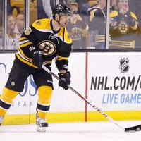 Video: Daugaviņš 'Bruins' treniņā parāda savu meistarību 'bullīšu' izpildē