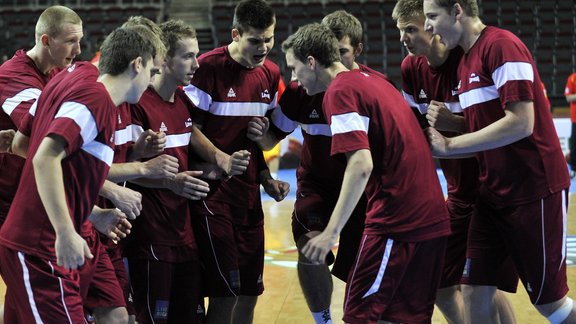 Latvijas - Spānijas spēle basketbolā U-18 - 33