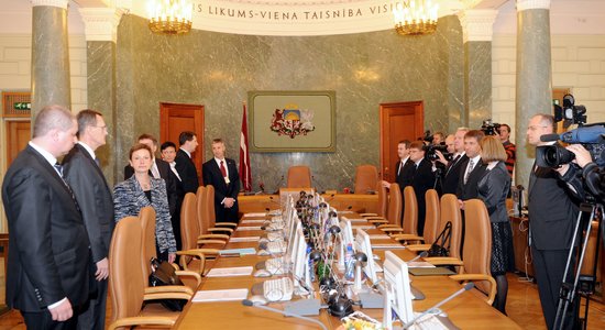 Eksministru 'ceļa vārdi' jaunajai valdībai: turpināt iesākto un būt prātīgiem ar reformām