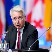 Latvijas vēstnieks Francijā aicina iedzīvotājus izvairīties no masu pasākumiem