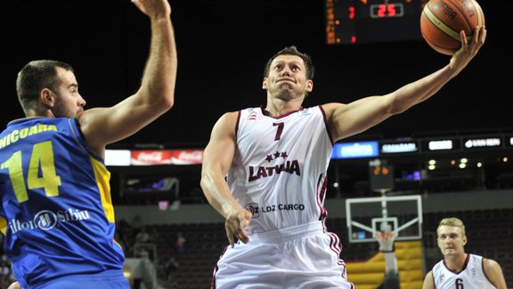 Latvijas vīriešu basketbola izlase pret Rumāniju - 21