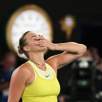 Sabaļenka trešo gadu pēc kārtas sasniedz "Australian Open" finālu