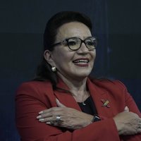 Hondurasā pirmoreiz par prezidenti kļūs sieviete, liecina sākotnējie vēlēšanu rezultāti