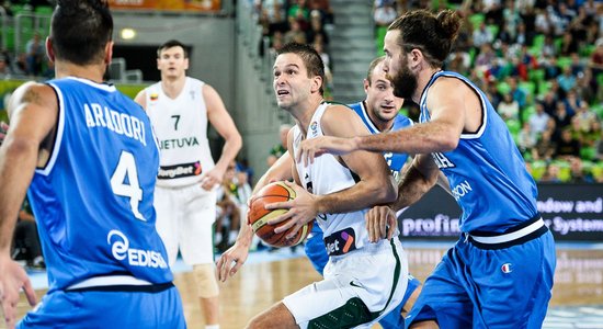 Lietuvas basketbolisti iesoļo 'Eurobasket 2013' pusfinālā