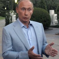 Putins dzied kopā ar deportētajiem krievu spiegiem