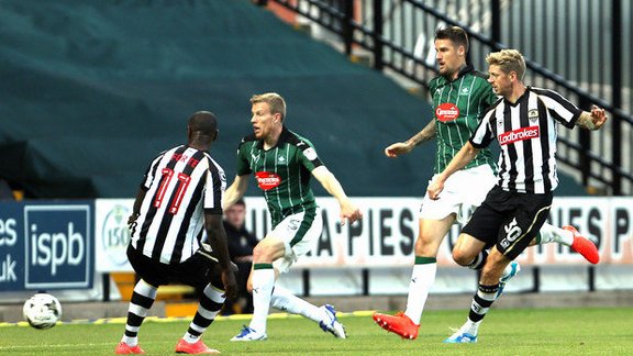 Nauris Bulvitis (Plymouth Argyle)