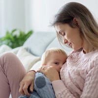 Mātes piens nevar izraisīt kariesu. Kāpēc bērniem Latvijā tik slikti zobi